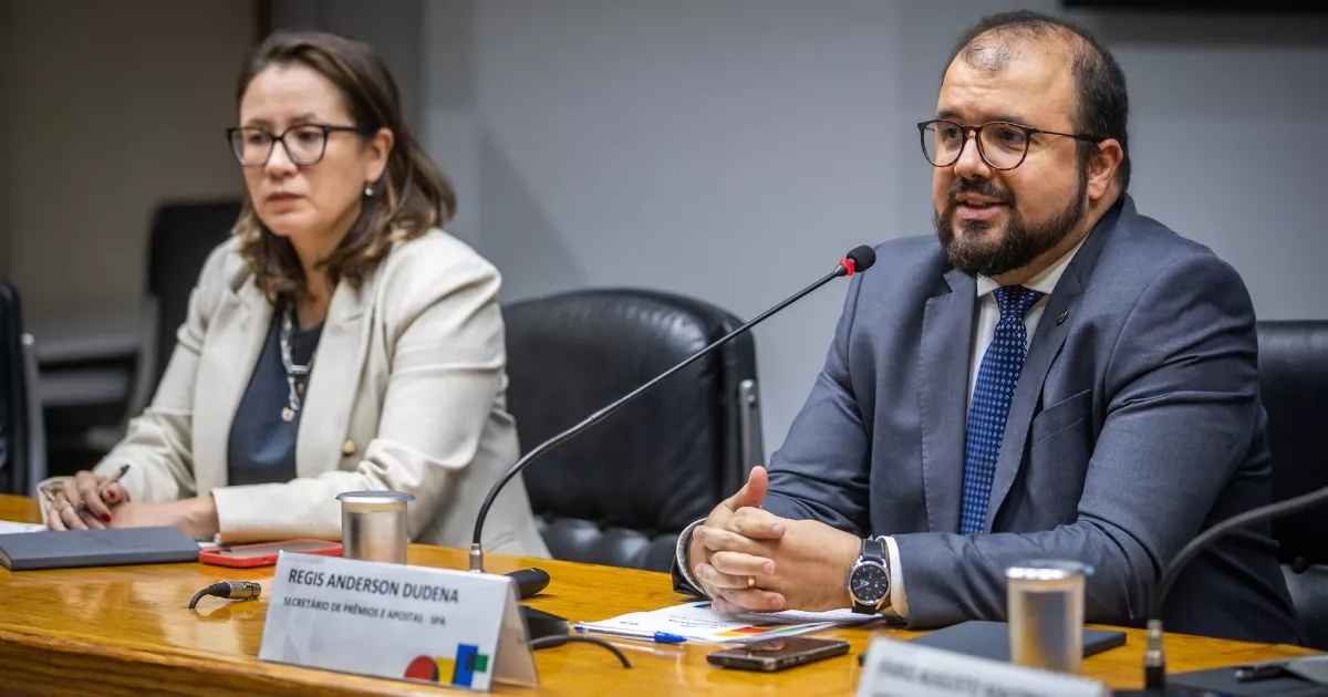 Regis dudena em reuniao sobre lista de proibicao das bets